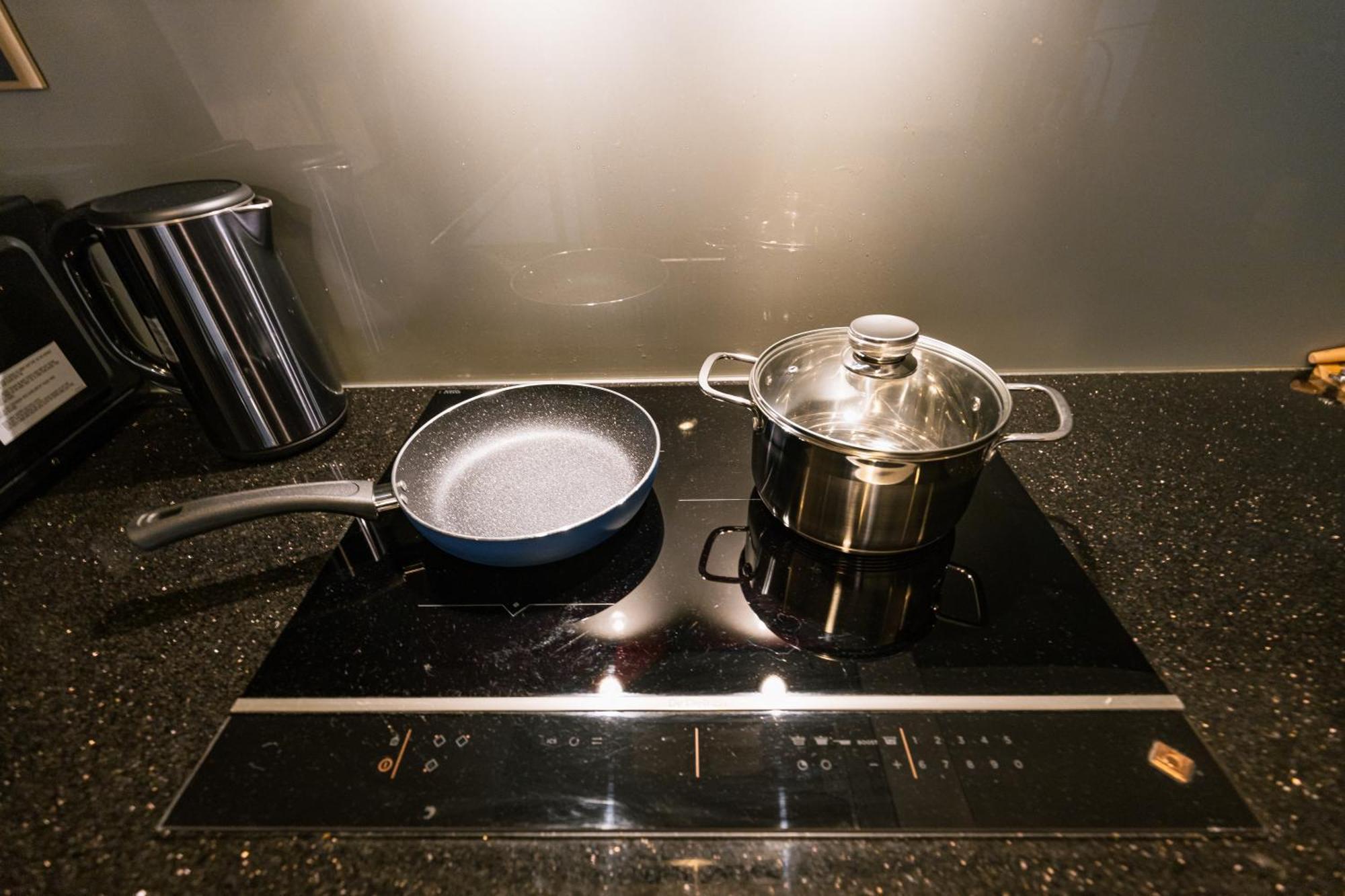 Exclusive 2-3 Bedroom Apartment In District 1 Free Pool Gym Sauna 호치민 외부 사진